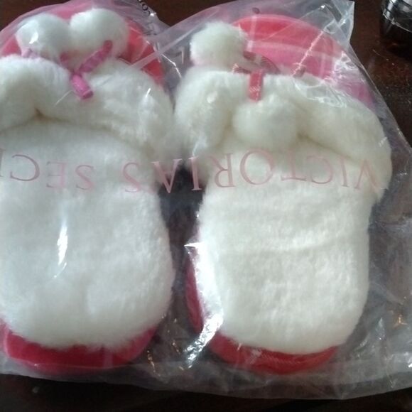 Victoria Secret   - Picture 4 of 4